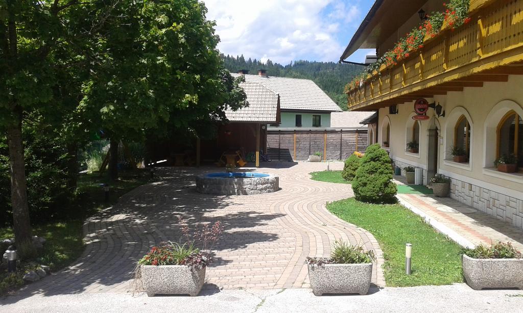 Guest House Kveder Škofja Loka Exterior foto